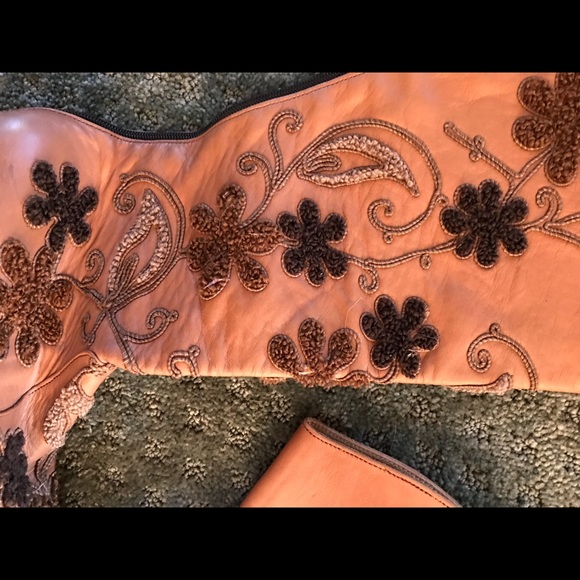 Leather boots - Picture 2 of 5